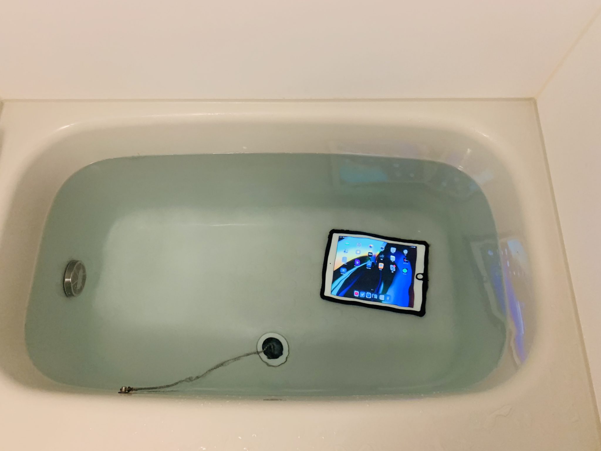 古いiPadは使い道がない？←お風呂専用機にしよう KAZUROOM