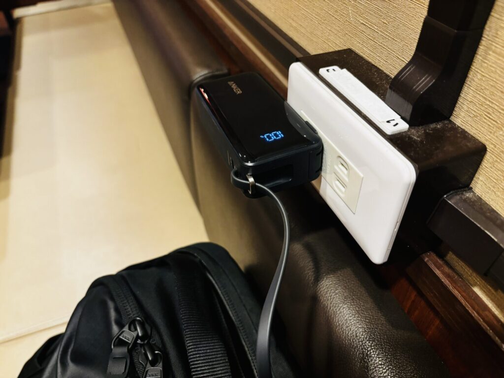 Anker Power Bank (10000mAh, Fusion, Built-In USB-C ケーブル) 