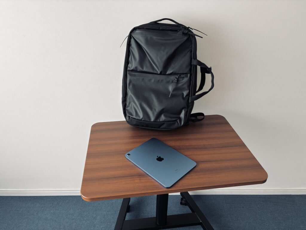 BLACK EMBER RECTANGLE 2WAY PACKとiPad