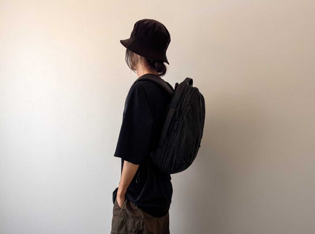 NOMANZ_GEAR DIRACを背負った様子